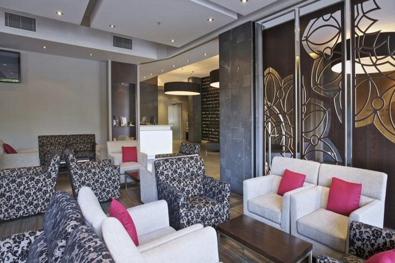 Mantra Hindmarsh Square Hotel Adelaide Exterior photo